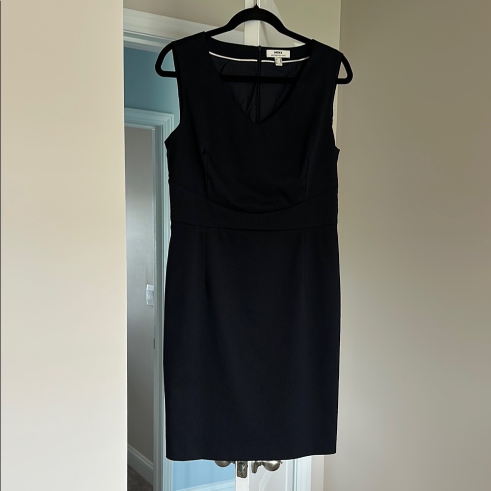 Bundle 5 items @ 20$, pay only 60$ - Sleeveless V-Neck Tailored Midi Dress
